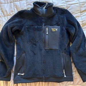 Mountain hardware black fleece jacket